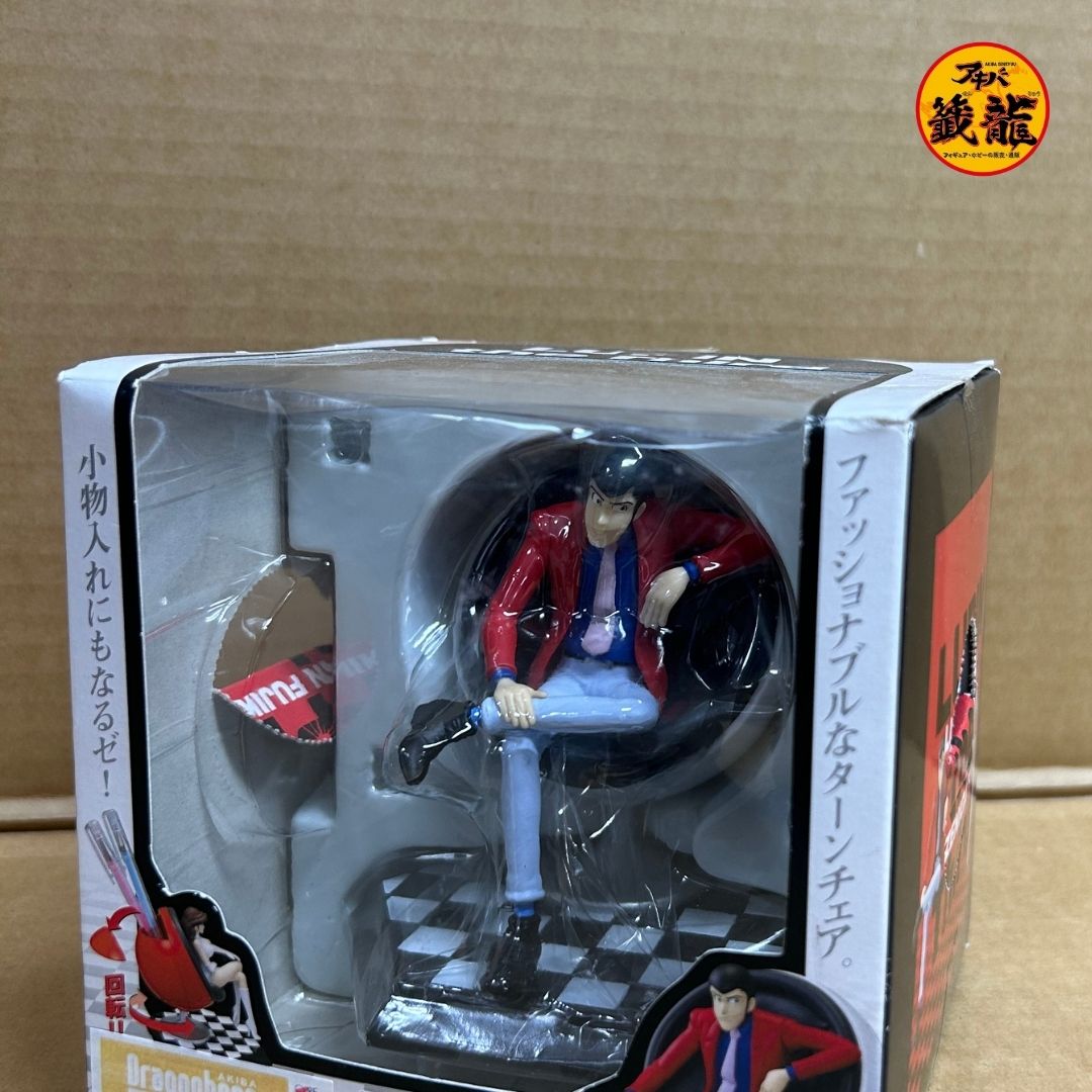 Used item - Banpresto "Lupin the Third" chair-shaped case and figure